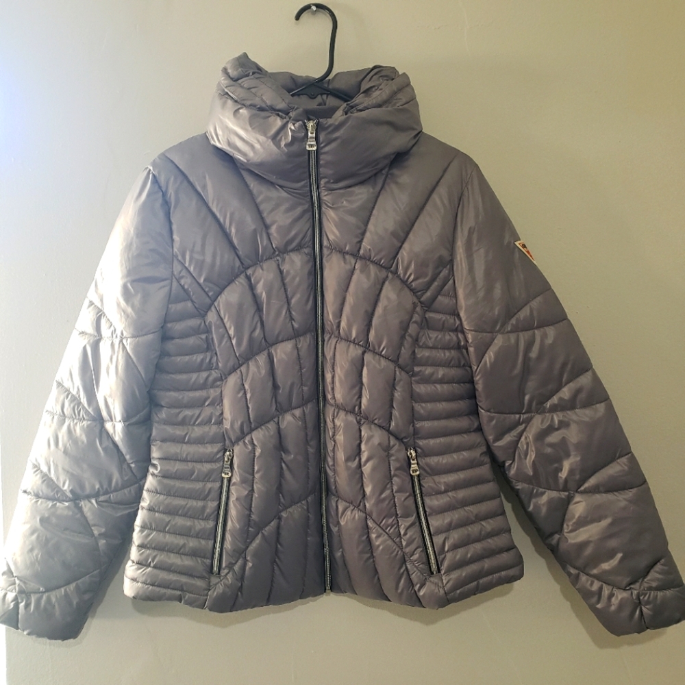 Guess Gray Puffer Jacket with Hood and Fitted Silhouette